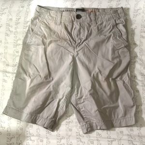 Flat front Urban Pipeline to the knee men’s shorts. 30W